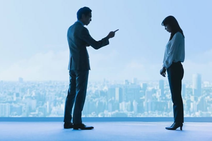 【パワハラ】3つの定義と6つの類型、基準、言葉、モラハラとの違い、訴える場合の注意点、上司から受けた場合の対応方法